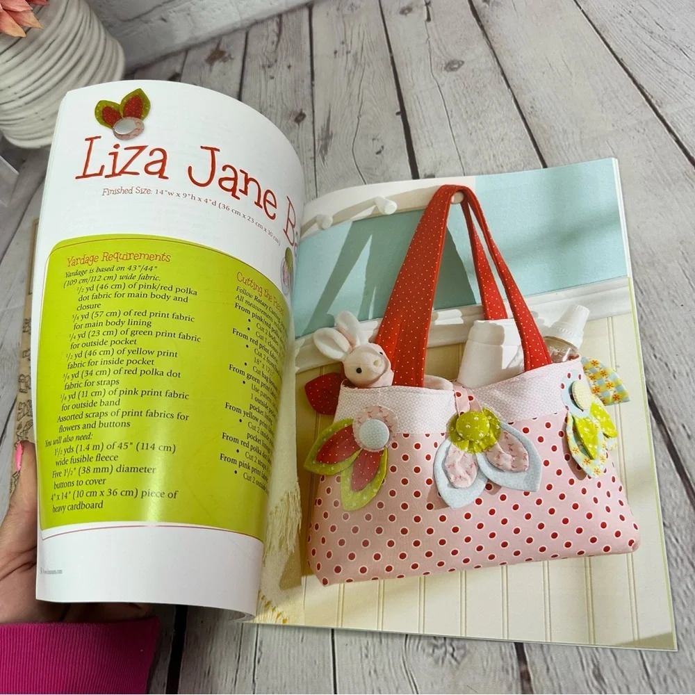 leisure arts Baby, It's You! Quilt Pattern Book - Pink & Green Baby Quilts